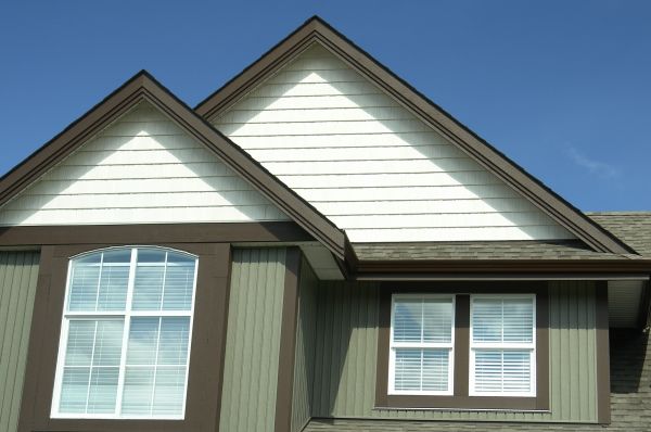 Cost of Vertical Vinyl Siding Repair in Madison